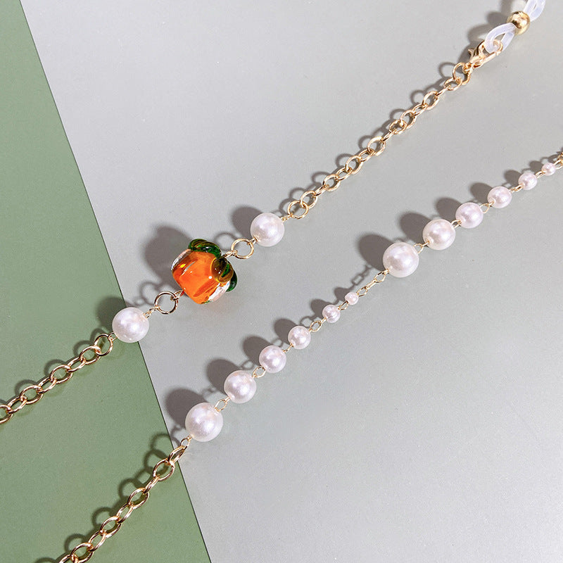 Elegant necklace with pearls and rubies Bowlift