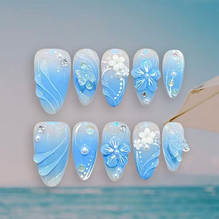Artful nail set with floral accents Bowlift