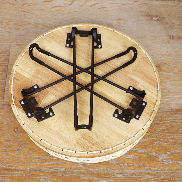 Decorative side table made of braided material Bowlift