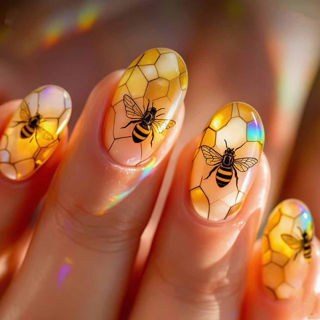 Artistic Bee-Themed Press-On Nail Art Set Bowlift