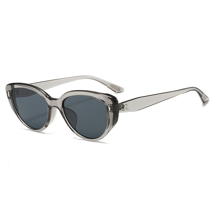 Retro-Inspired Cat-Eye Sunglasses