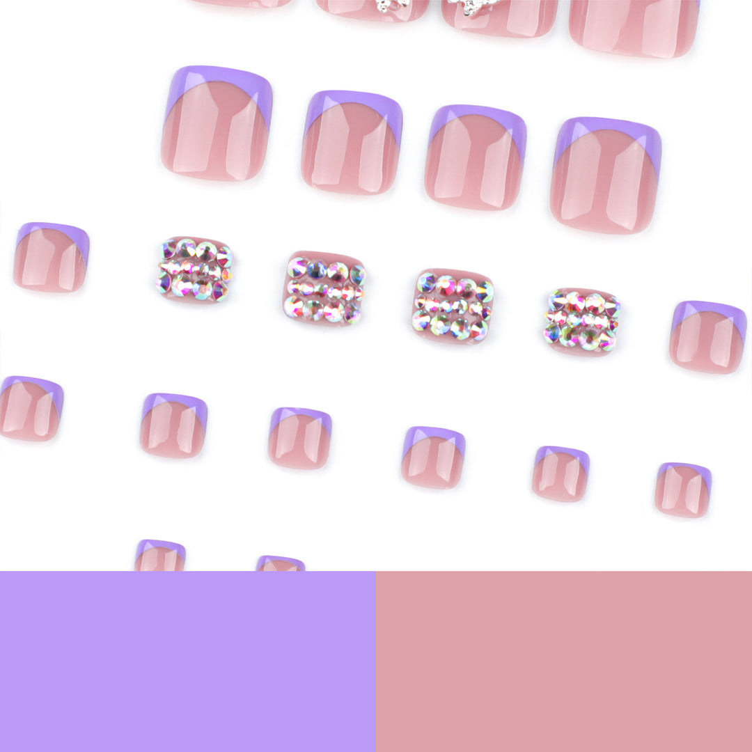 Artful toenail art with elegant glitter decorations Bowlift