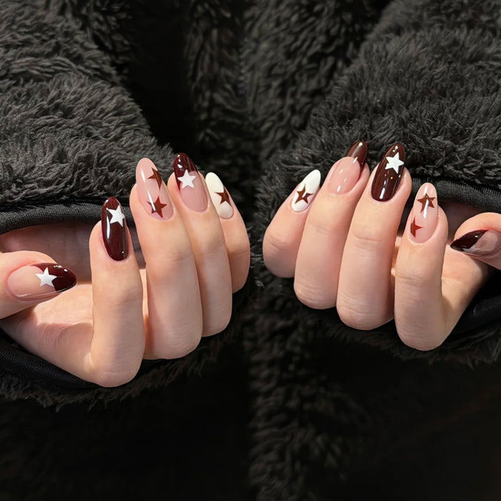 Elegant Press-On Nail Tips with Gold Accents Bowlift