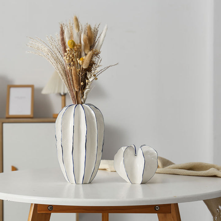 Decorative ceramic bowl in flower design Bowlift