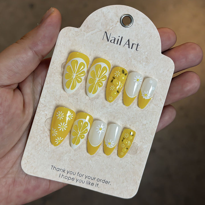 Floral Patterned Press-On Nail Set Bowlift