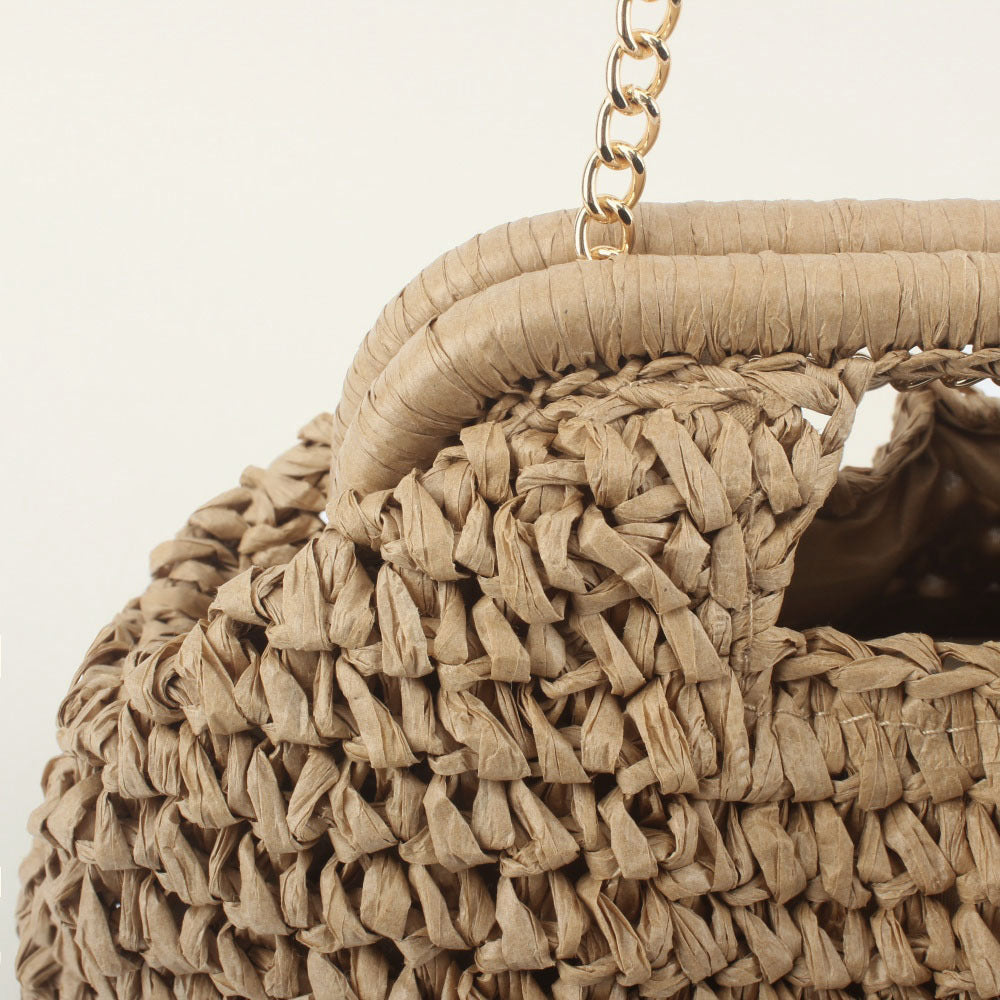 Stylish handbag with chain strap Bowlift