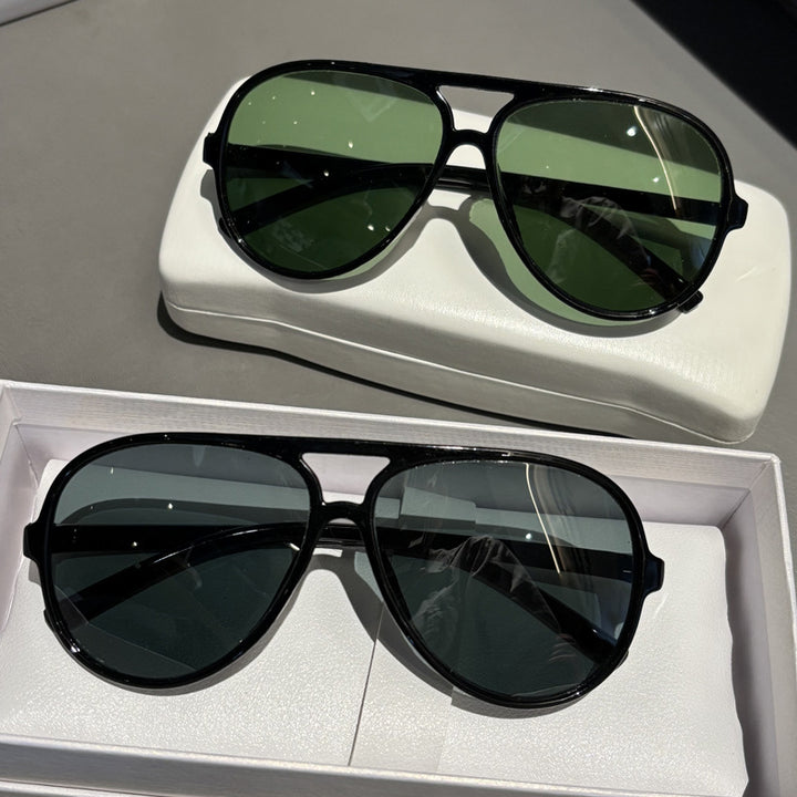 Retro Pilot Style Sunglasses Bowlift