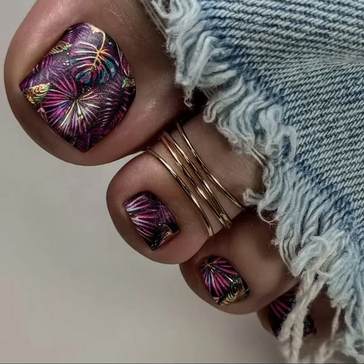 Nail art set with creative floral design Bowlift
