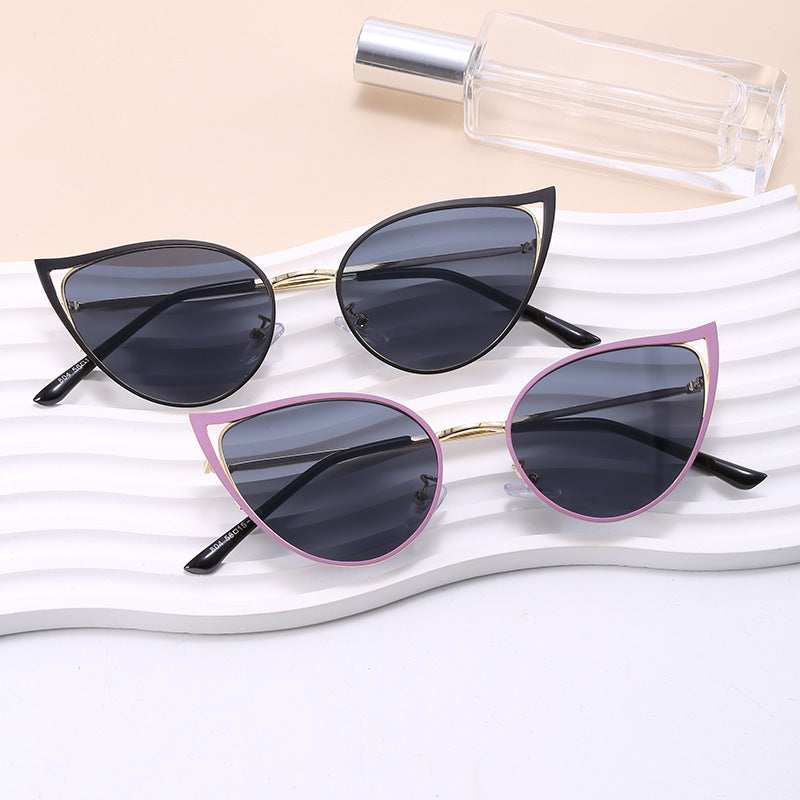 Women's Cat-Eye Sunglasses with Elegant Metal Frame and UV Protection Bowlift