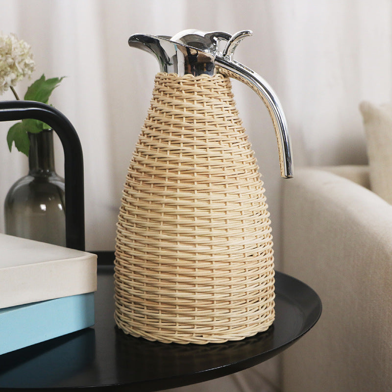Stylish water carafe with woven design Bowlift