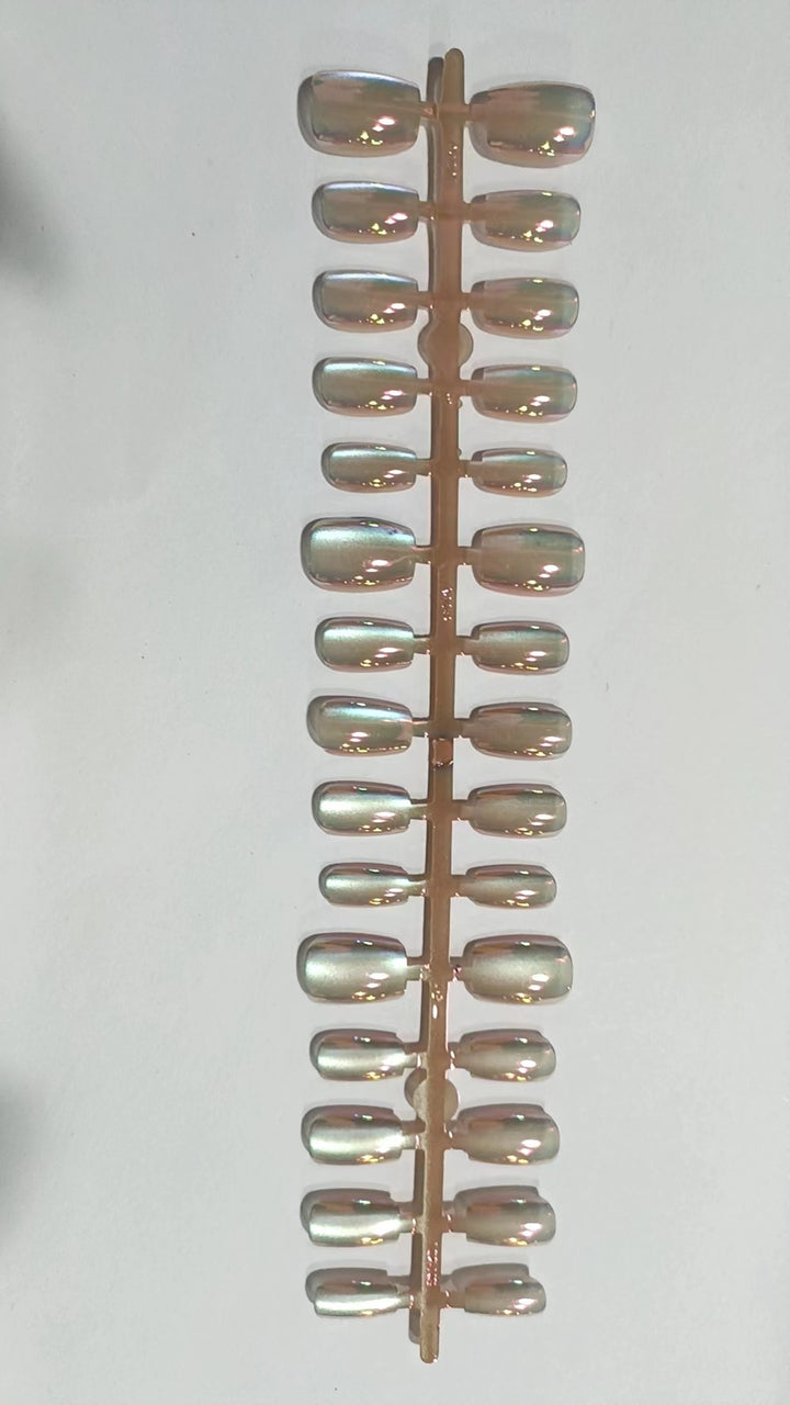 Iridescent Press-On Nail Tips Bowlift