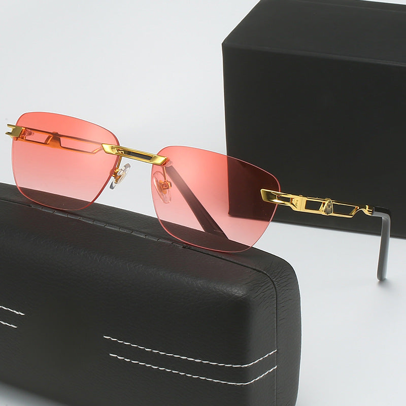 Women Designer Sunglasses with Elegant Metal Frame Bowlift