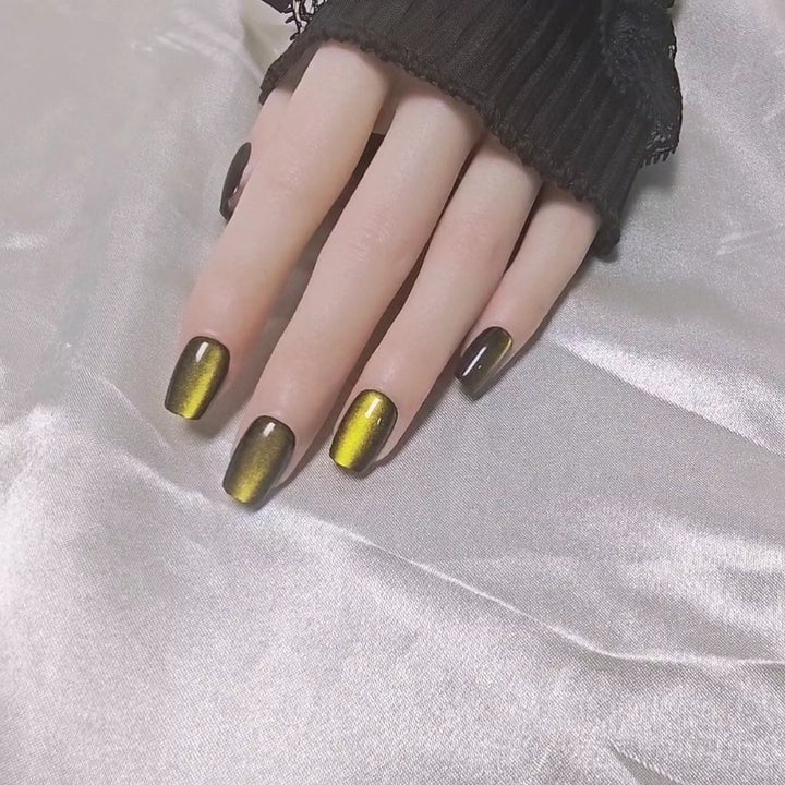 Stylish Artificial Nails Bowlift