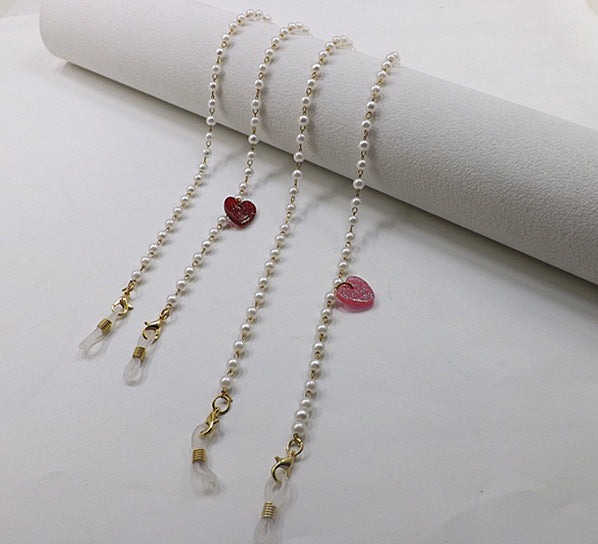Pearl necklace with heart pendant Bowlift