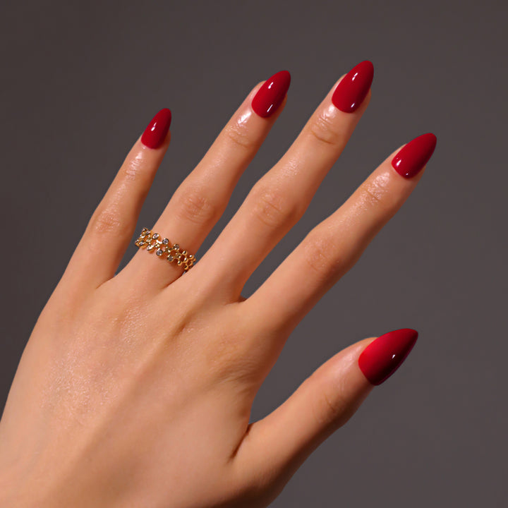 Beautiful Press-On Nails in elegant design Bowlift