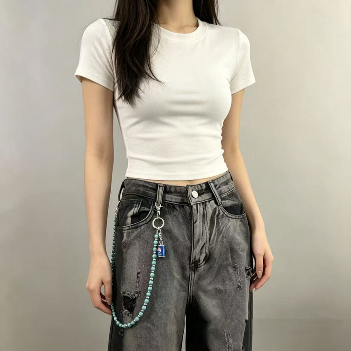 Cropped T-Shirt with Trendy Chain Pendant Bowlift