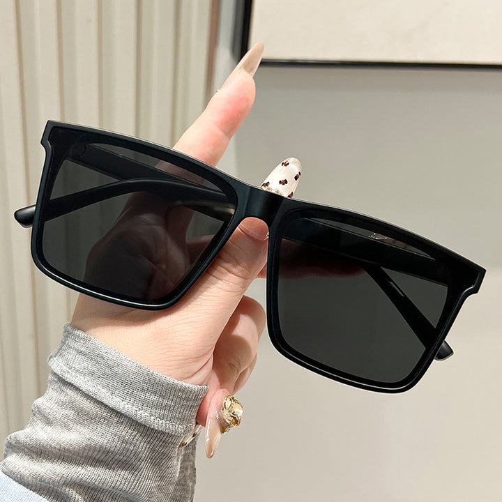 Women's trendy square sunglasses with UV protection and stylish transparent frame Bowlift