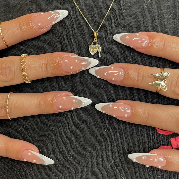 Artificial nail set with elegant French tips Bowlift