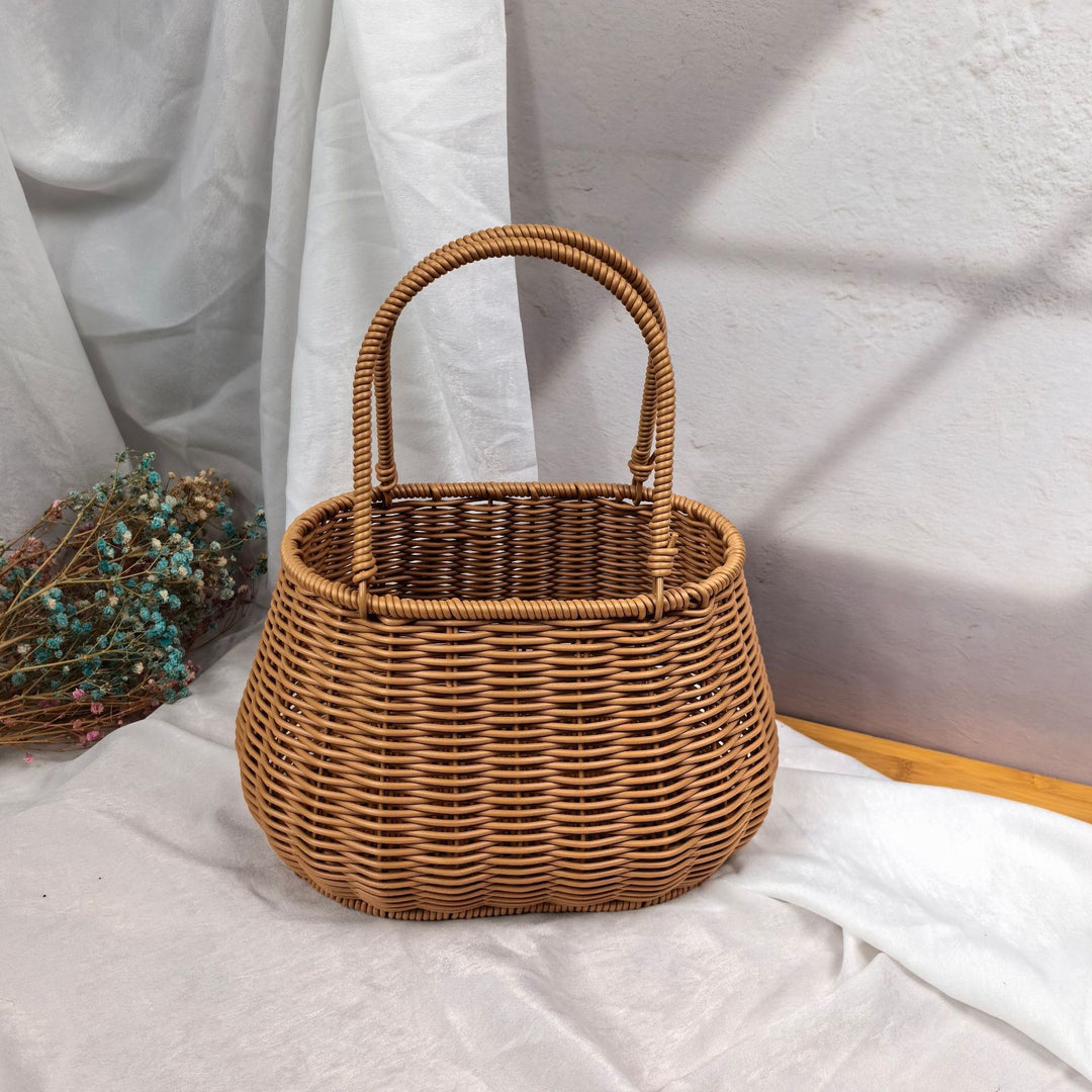 Women's stylish rattan container with pearl handle Bowlift