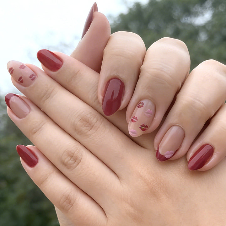 Kiss-Embellished Press-On Nail Set Bowlift