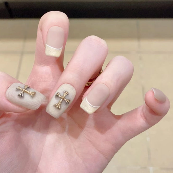 Glamorous artificial nails with creative embellishments Bowlift