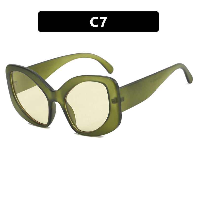 Women elegant oversized sunglasses with striking design Bowlift