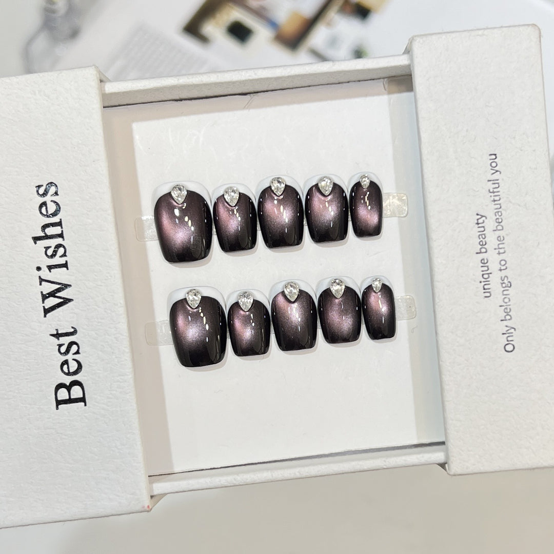 Elegant Gel Press-On Nail Set with Rhinestone Details Bowlift
