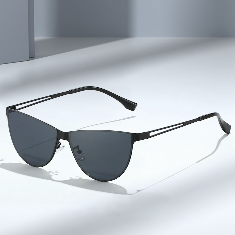 Women’s Fashion Cat-Eye Sunglasses with Elegant Metal Frame Bowlift