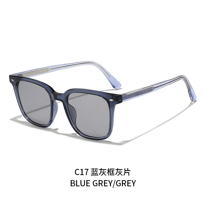 Women stylish sunglasses in elegant tortoise shell design Bowlift