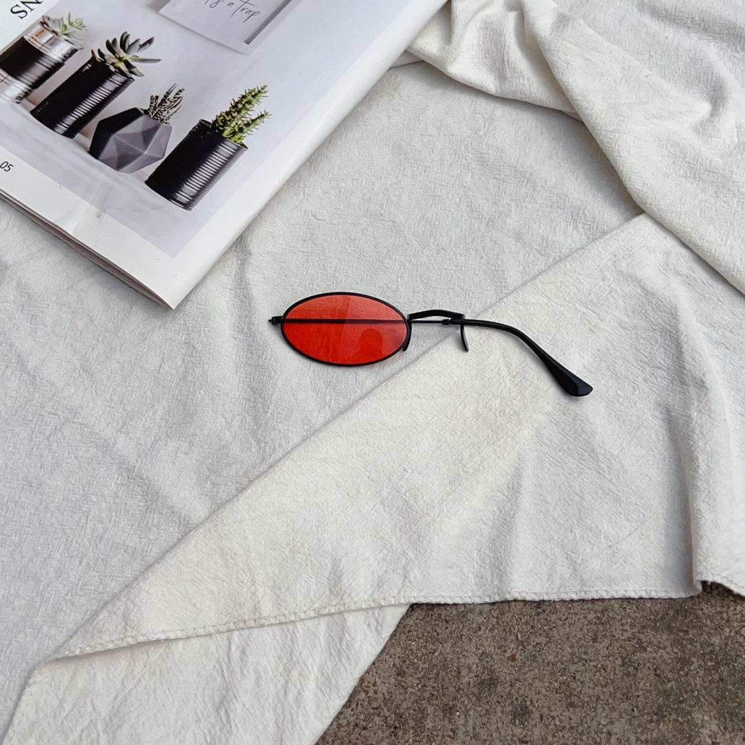 Retro-Inspired Oval Frame Glasses Bowlift