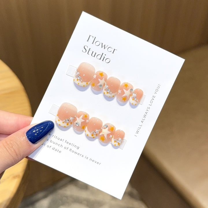 Artificial Nails in Elegant Flower Design Bowlift