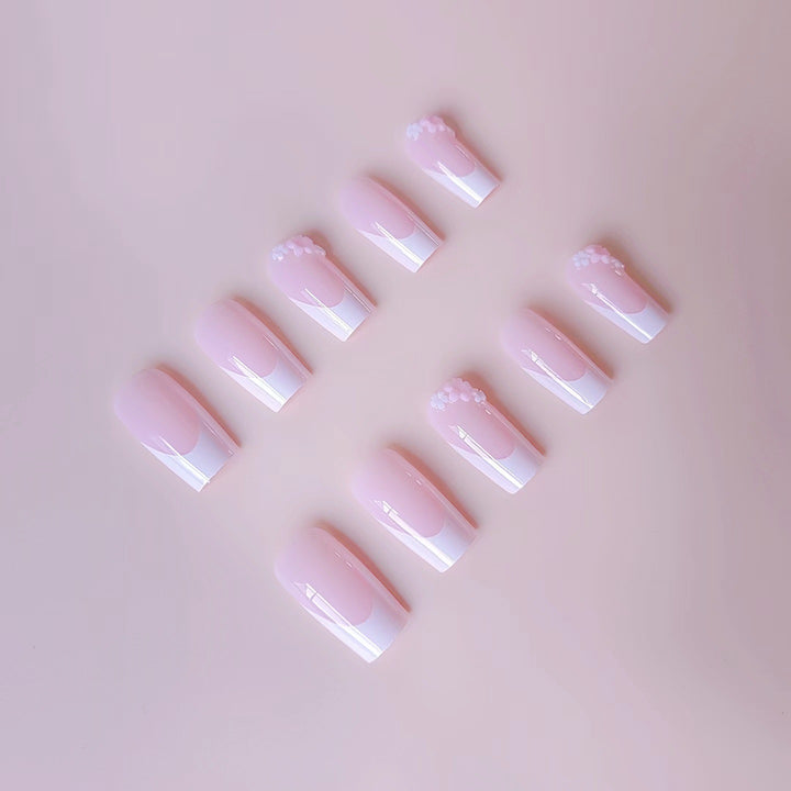 Artificial nail set with romantic flower decorations Bowlift