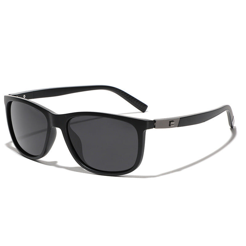 Women's stylish sunglasses with a sturdy frame construction Bowlift