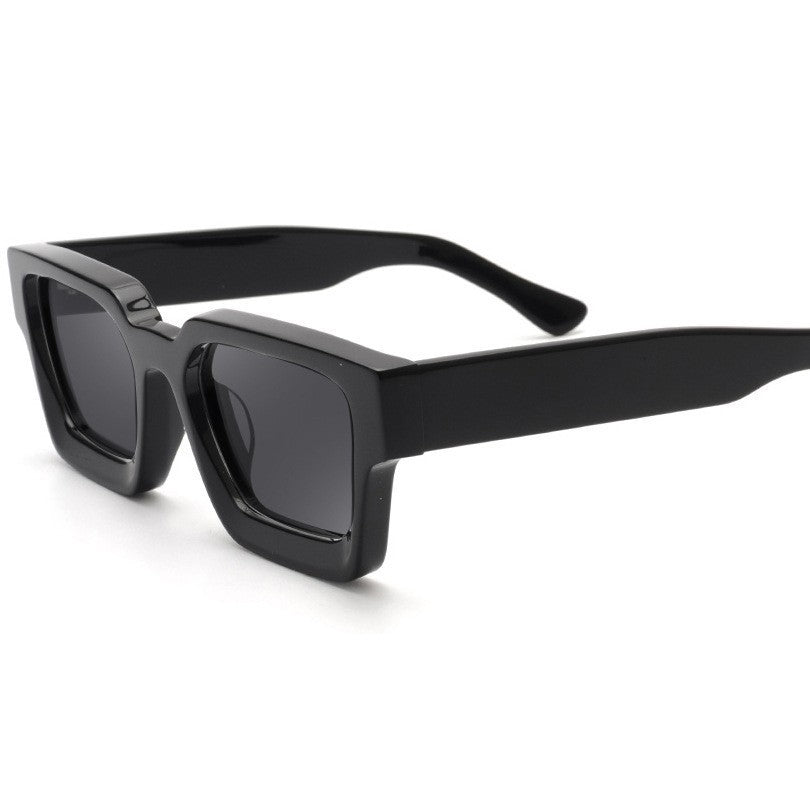 Ladies Designer Sunglasses with striking frame and polarized lenses Bowlift