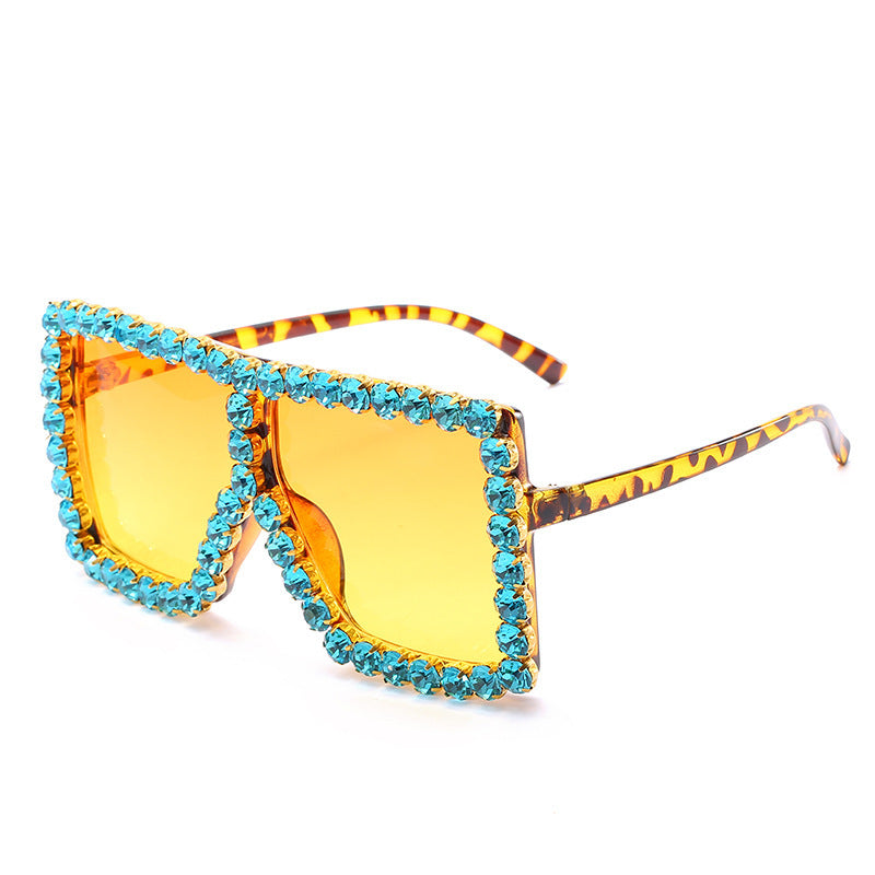 Women's fashionable sunglasses with rhinestone embellishment Bowlift