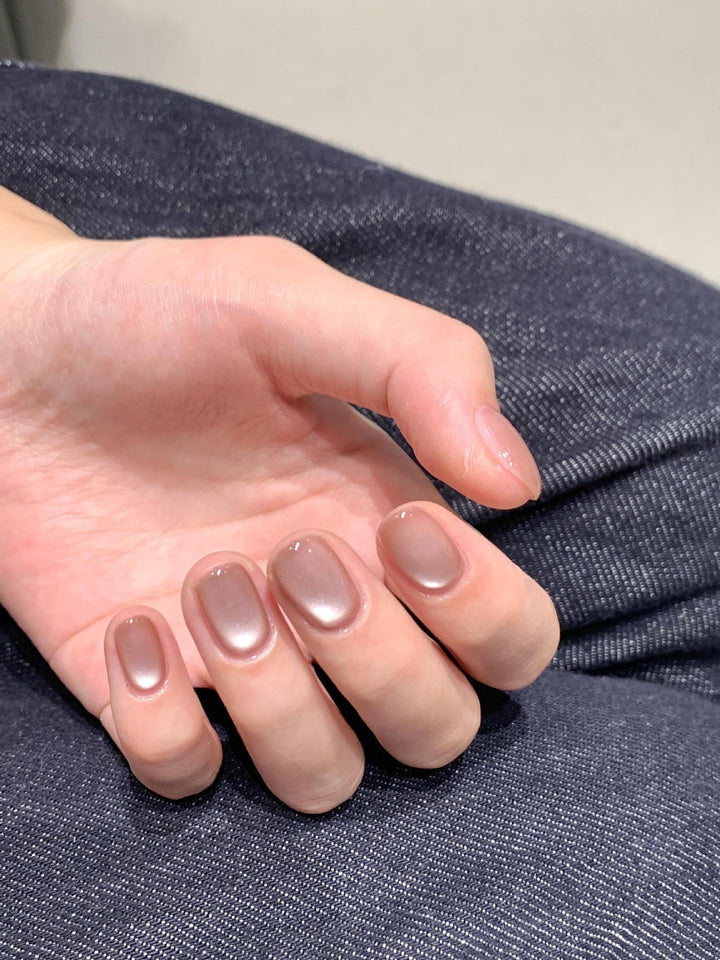 Artificial nails in modern ombre design Bowlift