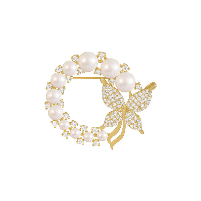 Exquisite pearls and rhinestone brooch Bowlift