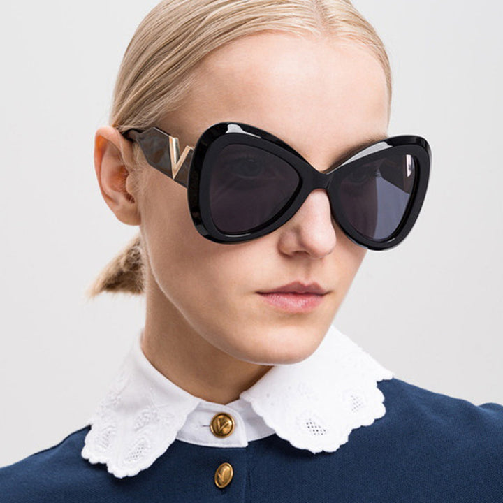 Women Cat-Eye Sunglasses with Luxurious Frame and Mirrored Lenses Bowlift