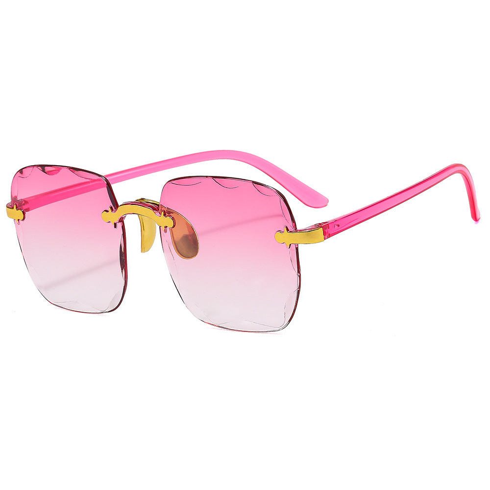 Ladies oversized sunglasses with unique design elements Bowlift
