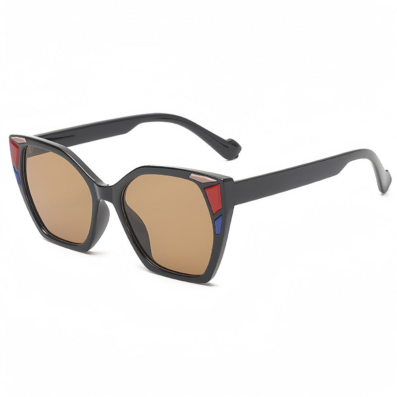 Women Eyewear with extravagant Cat-Eye design Bowlift
