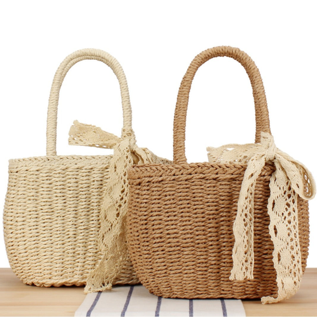 Handcrafted straw bag with elegant lace Bowlift