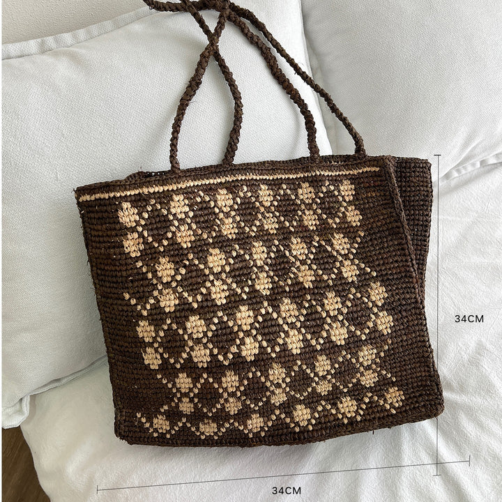 Handcrafted knit bag with floral design Bowlift