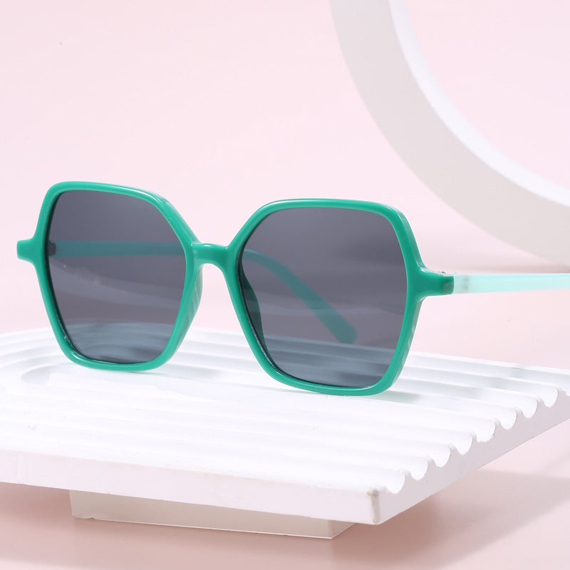 Women's oversized sunglasses in fascinating design Bowlift