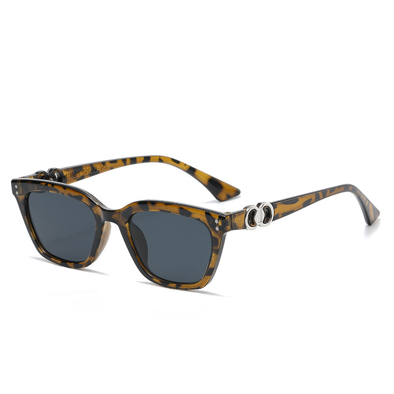 Women Elegant and fashionable sunglasses with decorative metal frame Bowlift