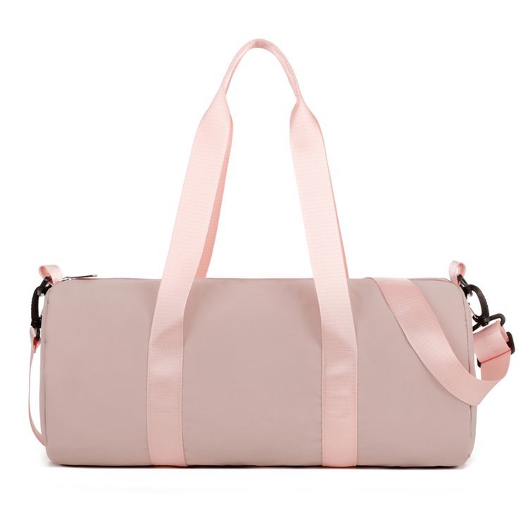 Sporty duffel bag with durable material and adjustable shoulder strap Bowlift