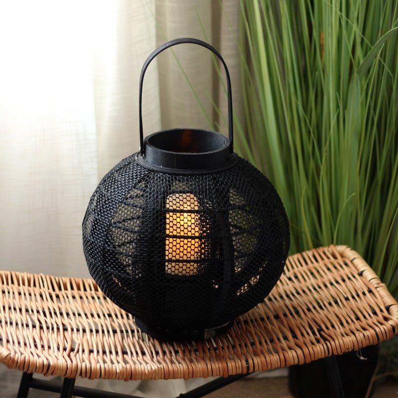 Elegant metal lantern with net design Bowlift