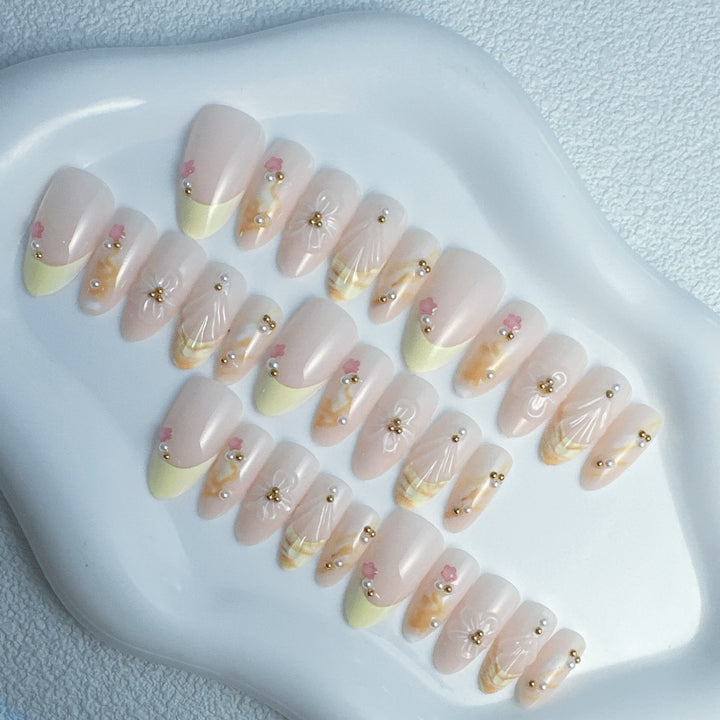 Artificial nails with floral and modern accents Bowlift