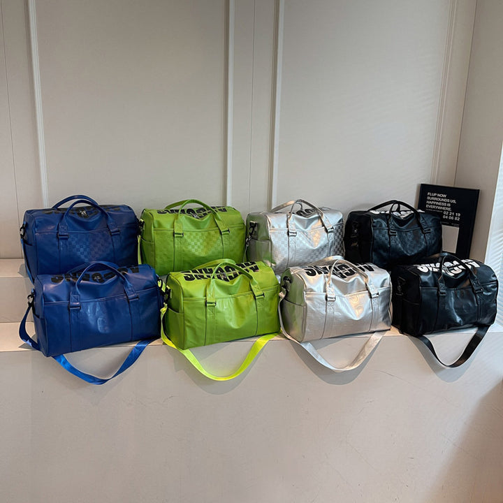 Sporty Travel Bag With Reinforced Bottom Bowlift