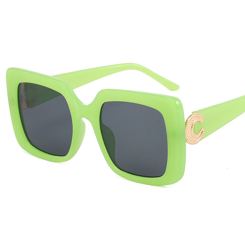 Women's fashionable sunglasses in modern square design Bowlift