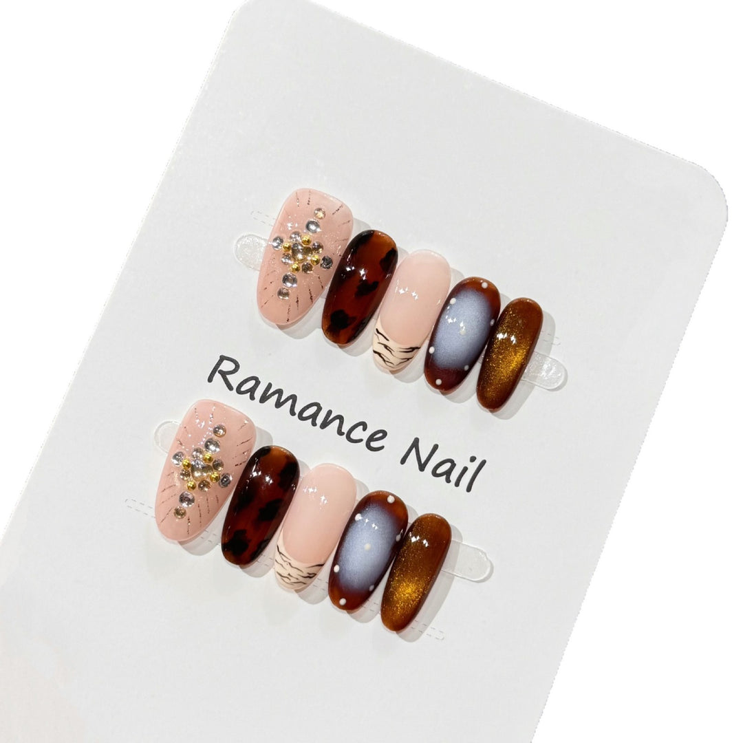 Trendy Press-On Nail Art Bowlift